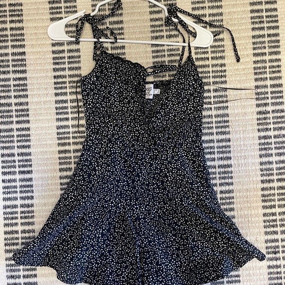 Princess Polly Rada romper size xxs - Picture 5 of 6